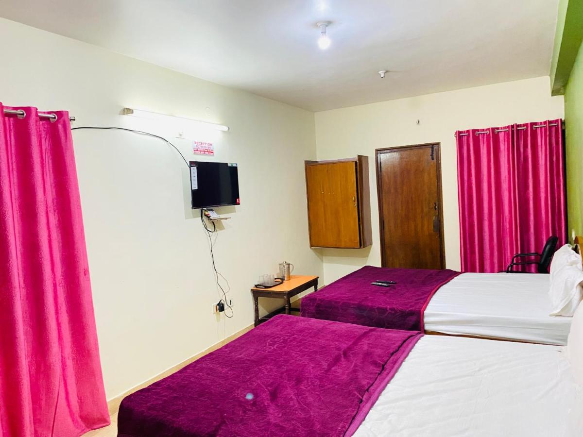 Hotel Nakshatra Utakamand Zewnętrze zdjęcie